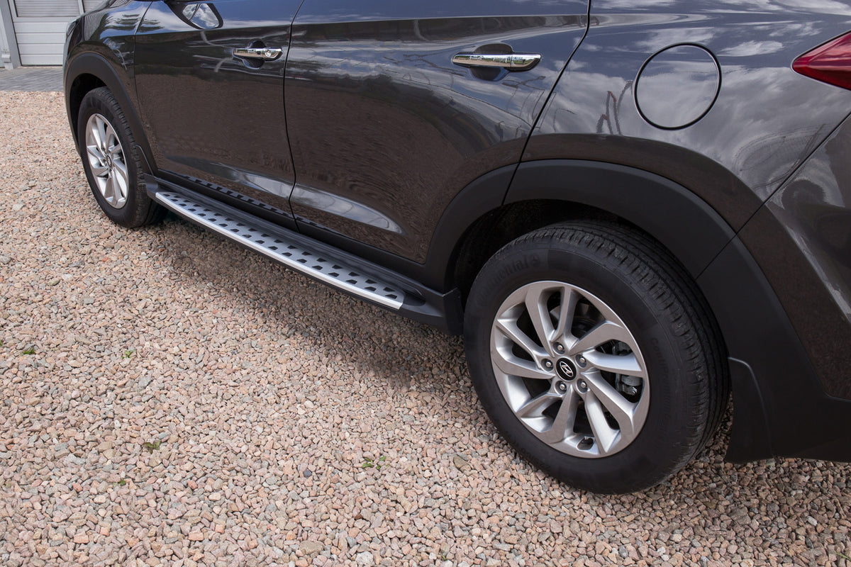 Stigtrinn fra Ventshield til Hyundai Tucson 2015-2020 i aluminium og ABS med monteringssett