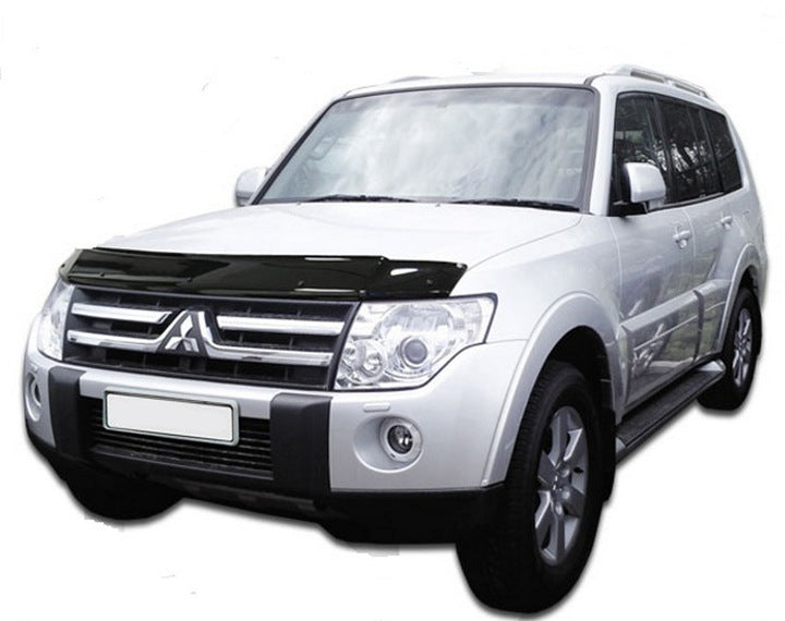 Scoutt panserbeskytter i akryl til Mitsubishi Pajero IV, effektiv steinsprutbeskyttelse og enkel montering
