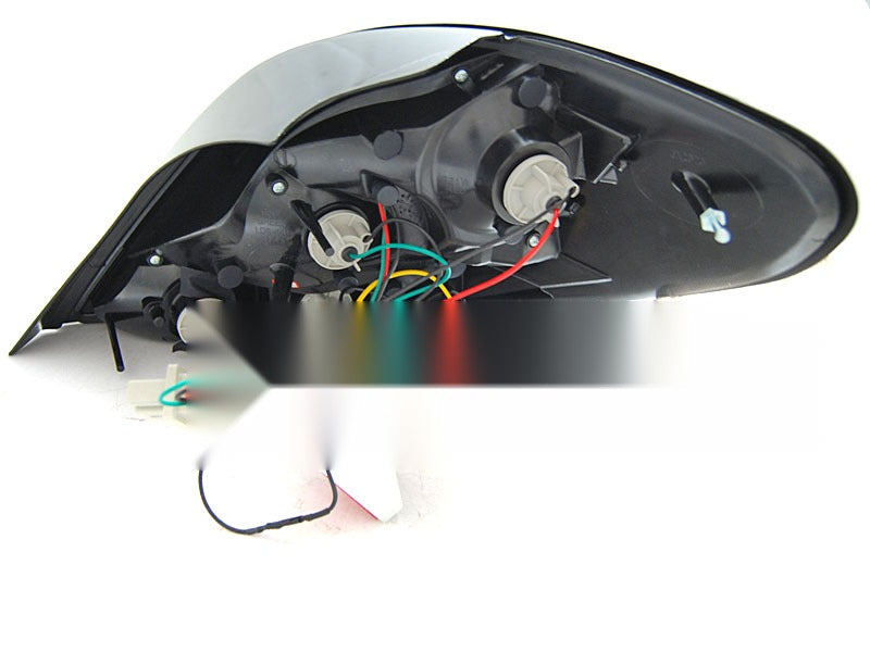Baklykter Peugeot 207 3D/5D 06-09 med festedetaljer.