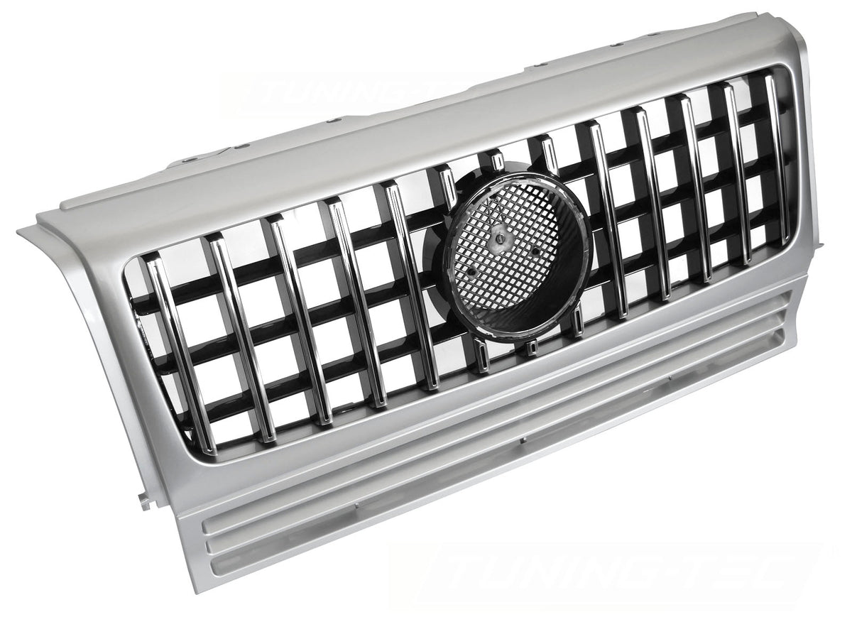 Grill W464 Look Sølv Krom til Mercedes G-Klasse W463 90-12 sett rett forfra på hvit bakgrunn.