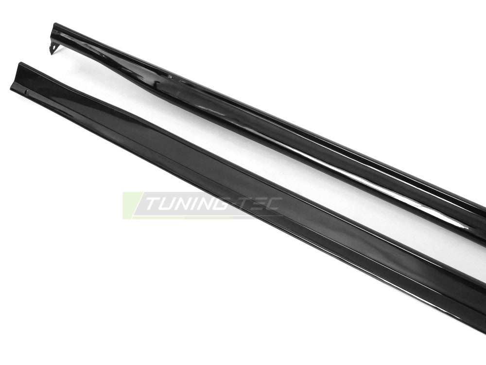 Volkswagen Golf 8 sport blank svart sideskjørt