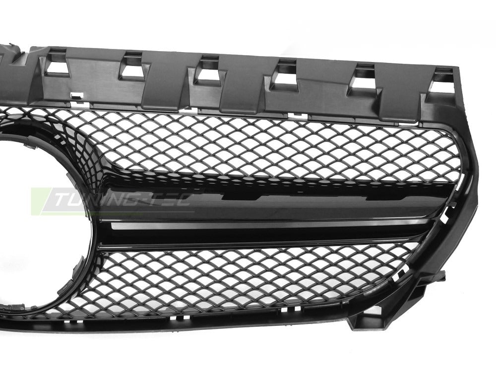 Grill Mercedes CLA W117 13-19 sett fra siden, struktur synlig.