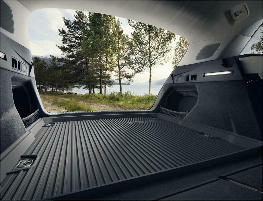 Bagasjeromsmatte VAG OEM til Audi e-tron i original Audi-emballasje