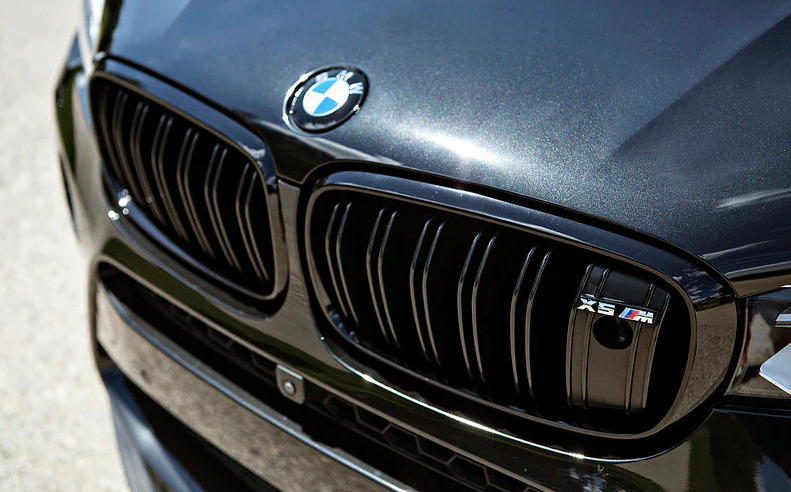 Emblem/logo til Bmw Silver Edition i krom blank ABS for grill venstre side