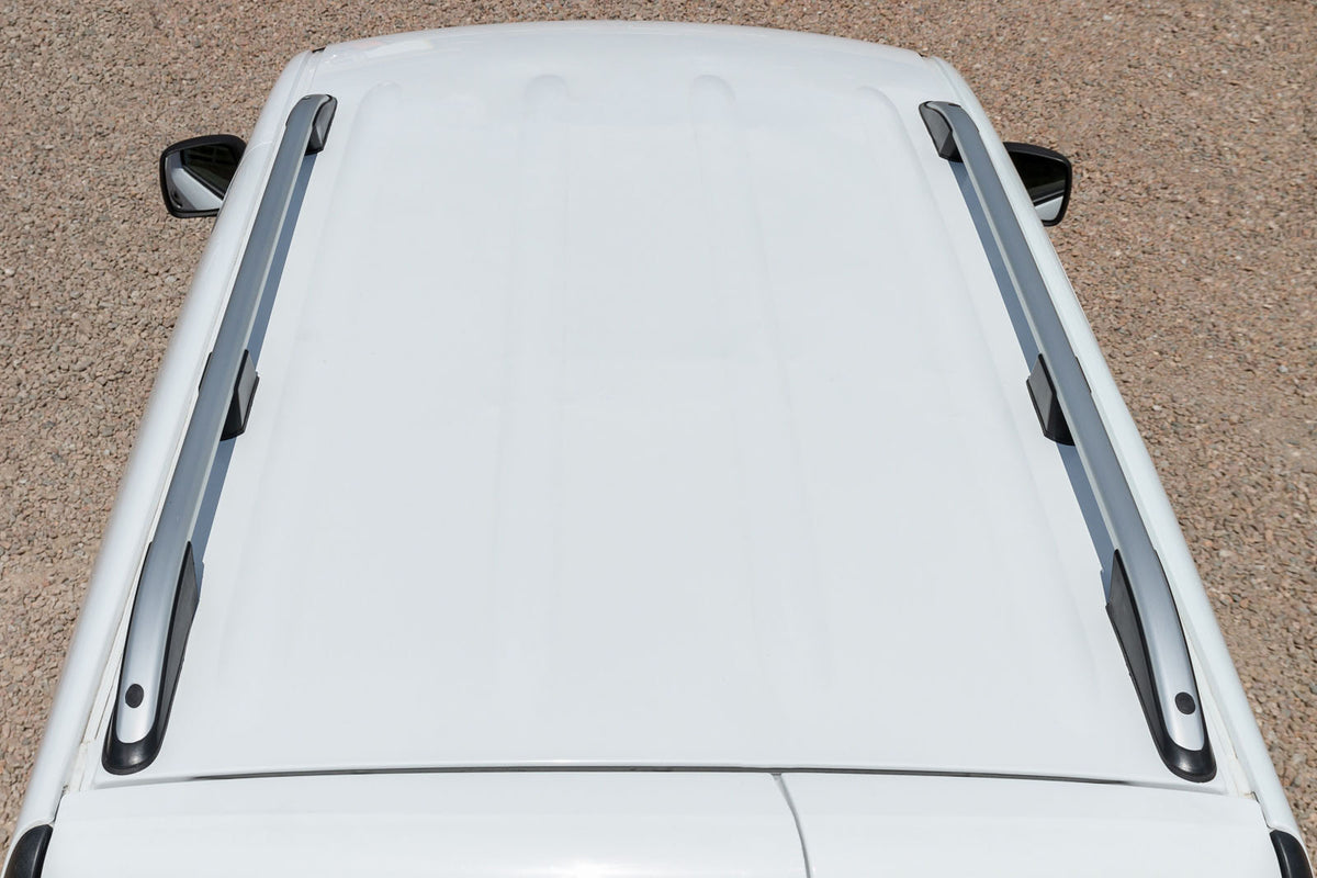 Takrails Ventshield til Vw Caddy III 2003-2015 i aluminium og ABS med matt krom finish