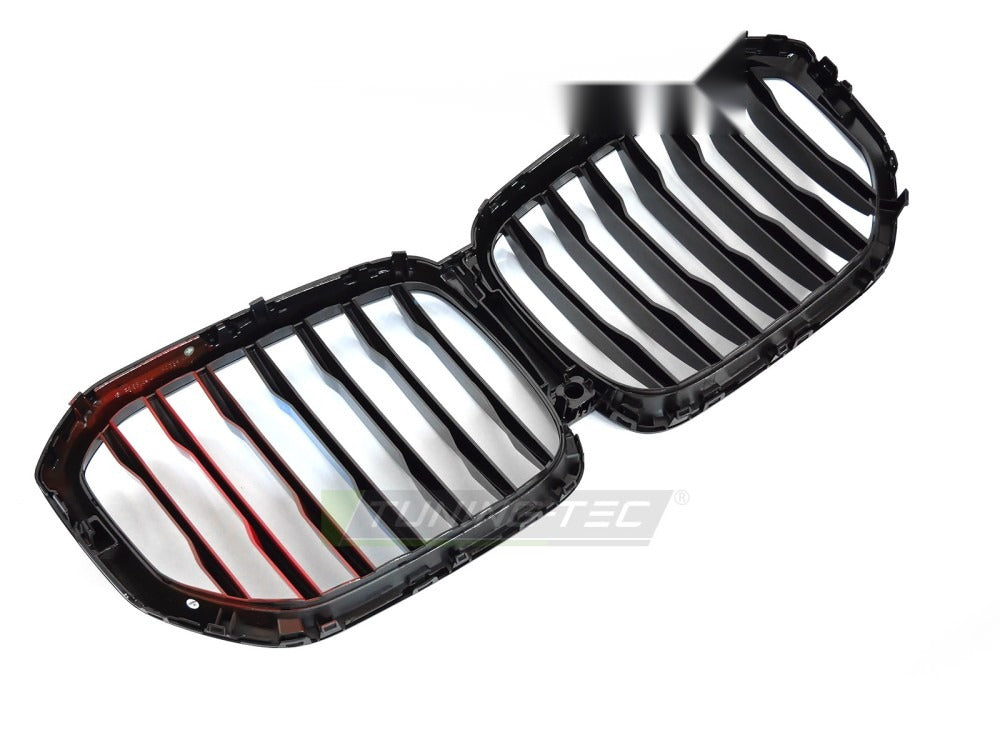 Grill X5 G05 19-22 blank sort/trefarget med festedetaljer.