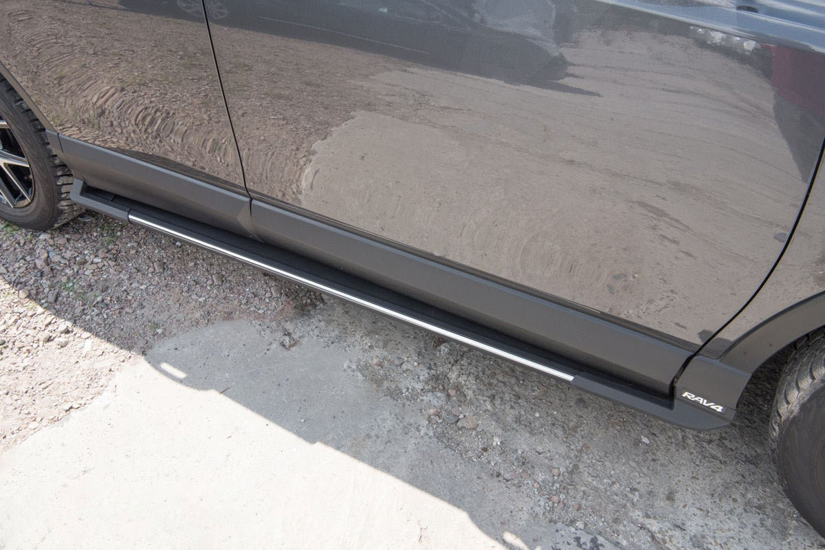 Stigtrinn Toyota RAV 4 Ventshield (2013-2019) - sett forfra