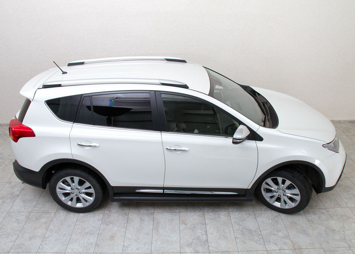 Stigtrinn Toyota RAV4 Ventshield (2013-2015) - nærbilde