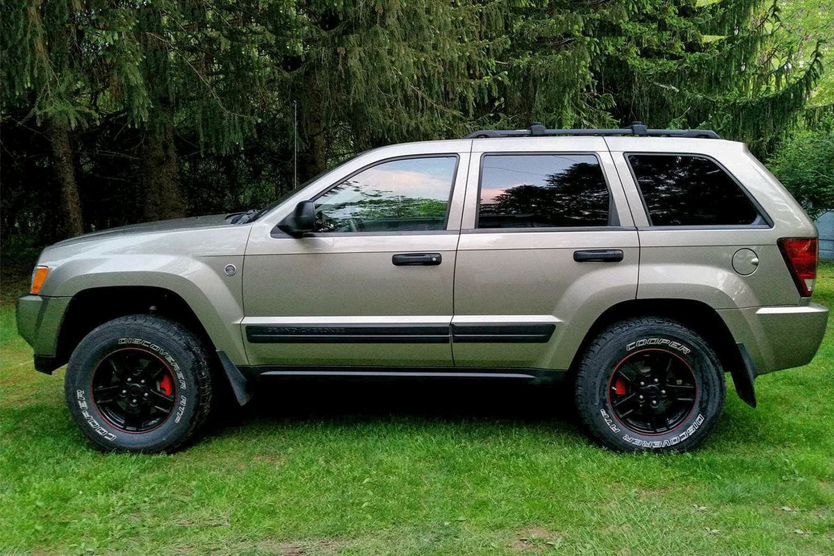 Ven-Tuning skvettlapp til Jeep Grand Cherokee III (WK) / sett 4 stk. – ABS-plast