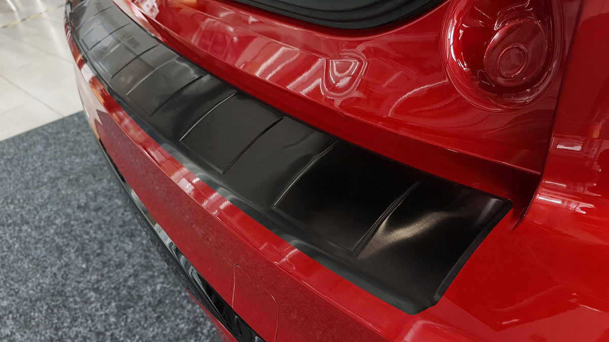 Bakfangerbeskytter Ford Kuga III ST-Line (2019-) – rustfritt stål - detaljer