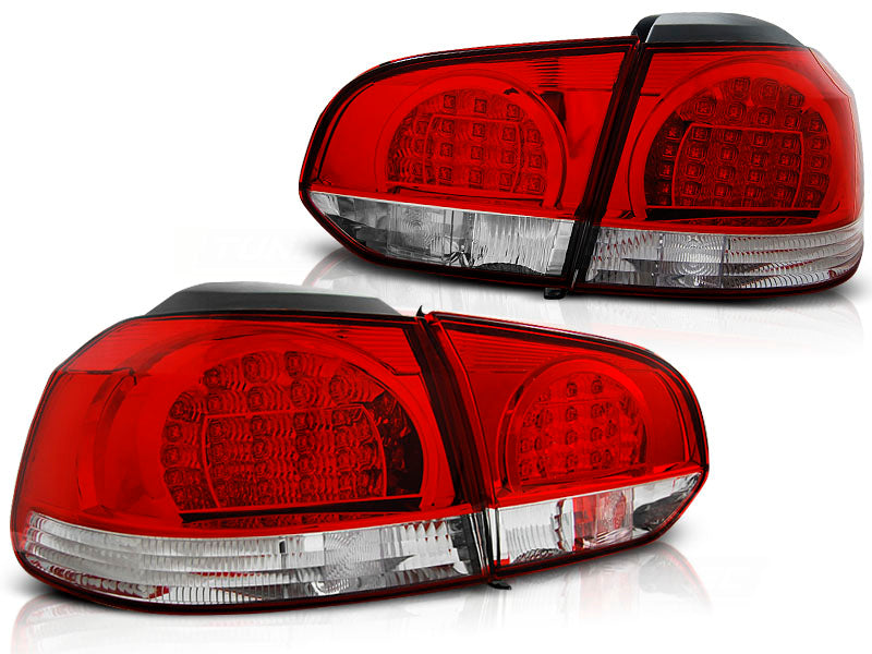 Baklykter LED Red White til VW Golf 6 10.08-12 sett rett bakfra på hvit bakgrunn.