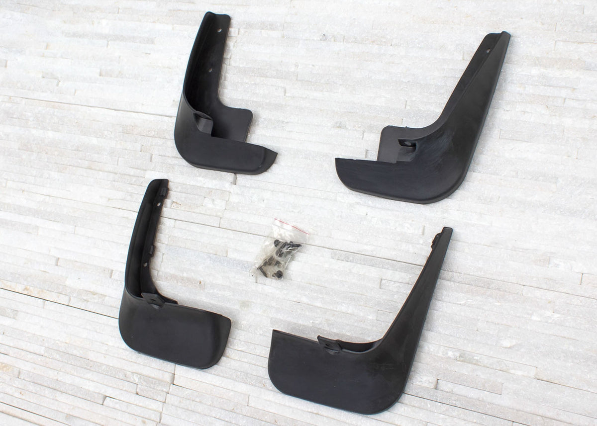 Ven-Tuning skvettlapp til Nissan NV200 – svart ABS