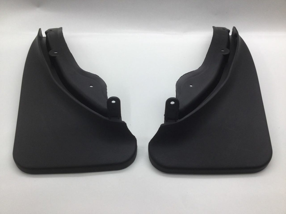Mercedes OEM skvettlapp til Mercedes C (W204 / S204 / C204) – svart plast