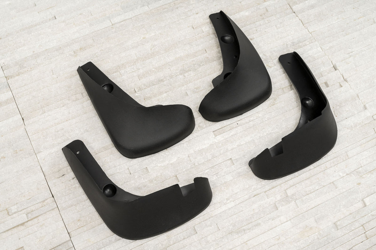 Ven-Tuning skvettlapp til Suzuki SWIFT IV – svart ABS-materiale