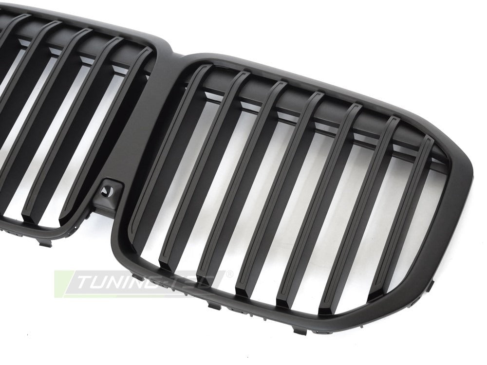 Grill X7 G07 LCI 22- sett fra siden, struktur synlig.