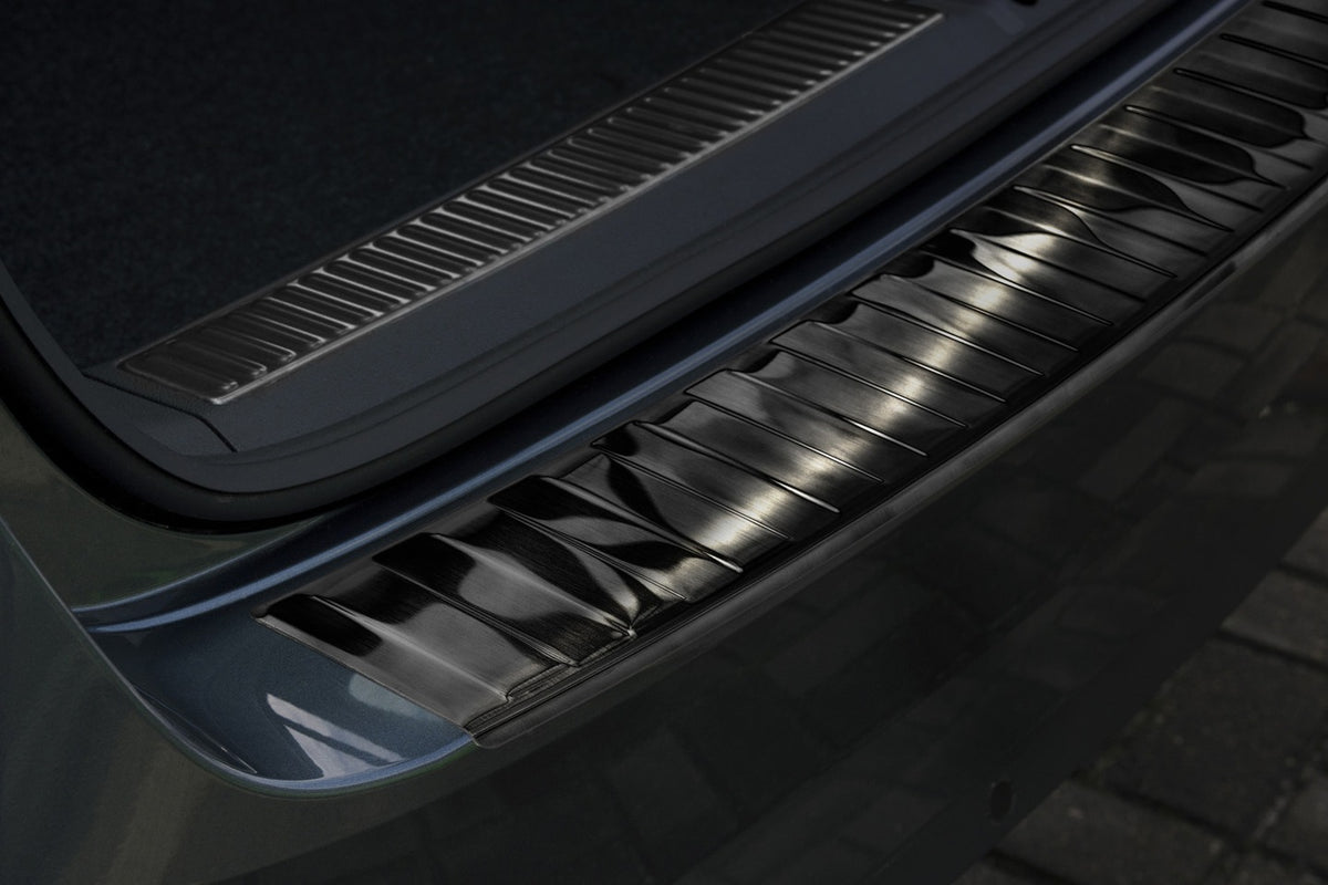 Bakfangerbeskytter Skoda Superb III Stasjonsvogn / Black Edition (2015-2024) – Rustfritt stål - detaljer