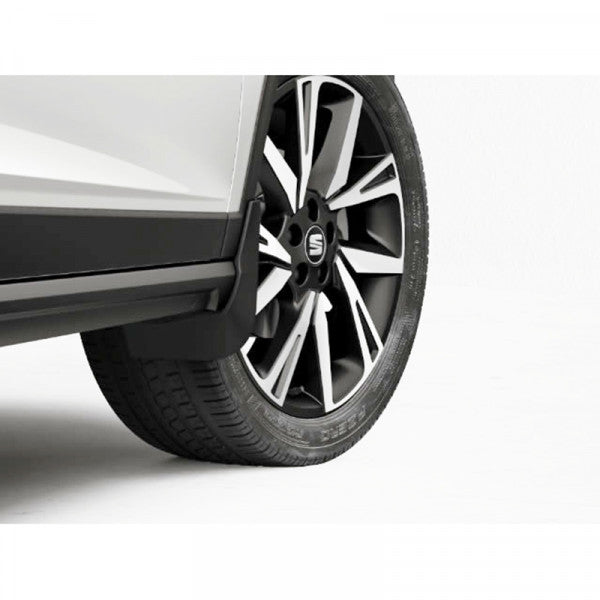 VAG OEM skvettlapp til Seat Arona / Black - sett 2 stk. – ABS Automotive materiale