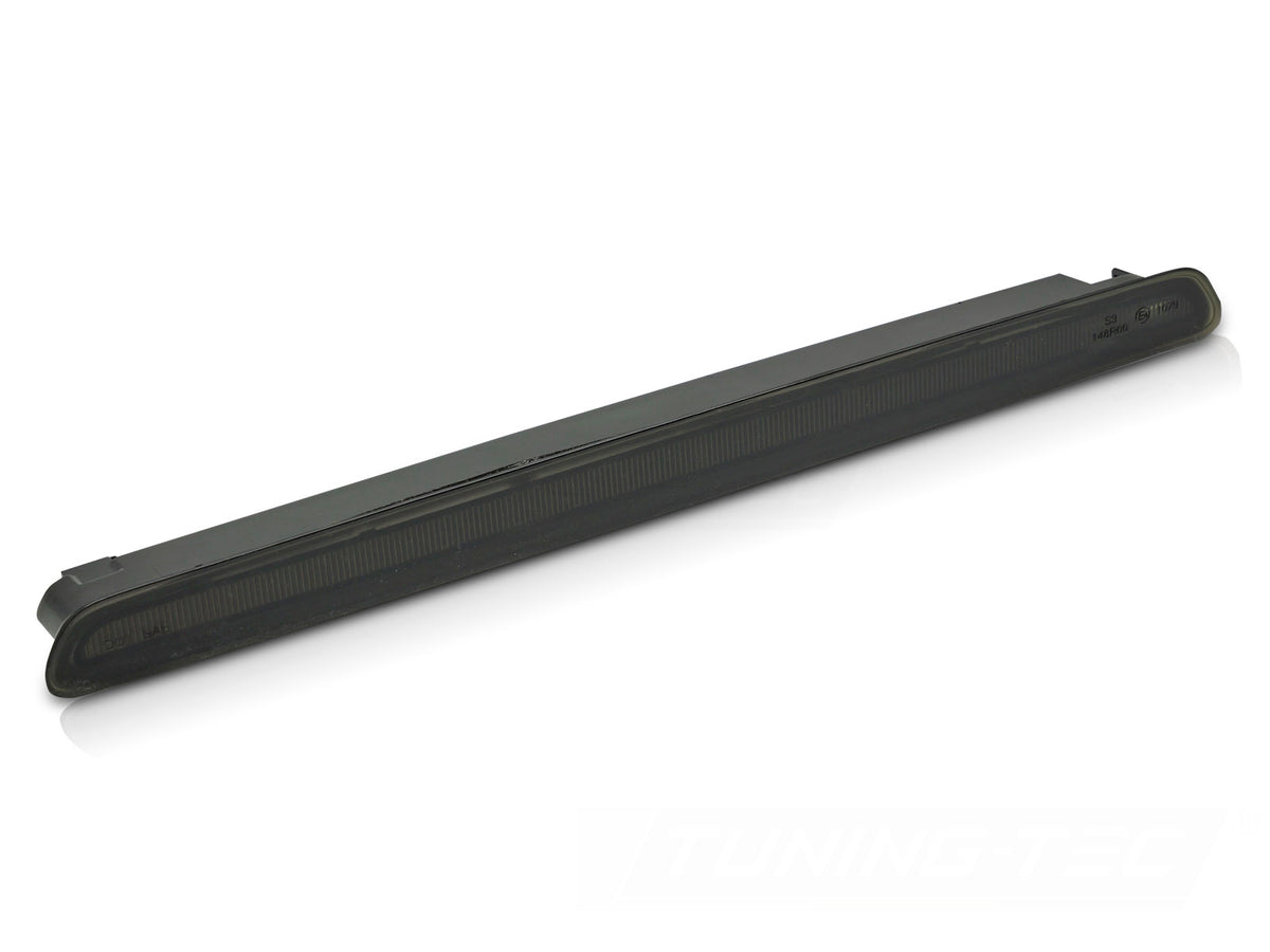 Bremselys Smoke LED til VW T6/T6.1 Tailgate 16-22 sett rett forfra på hvit bakgrunn.