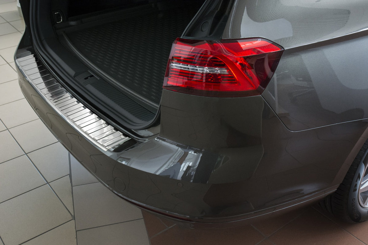 Avisa bakfangerbeskytter til Vw Passat B8 Variant – sølv børstet