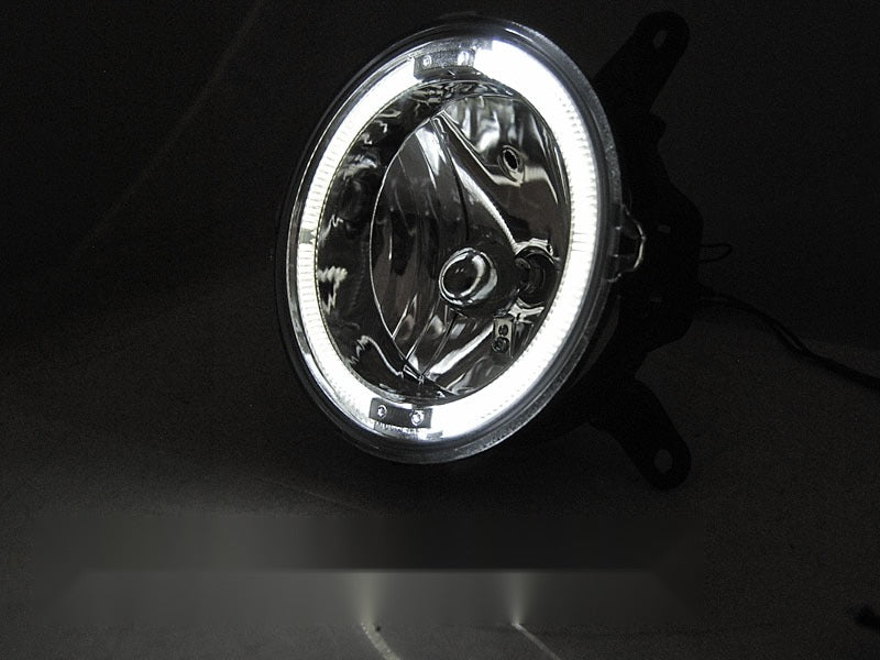 Detaljbilde av frontlykter Ford Mustang 04-09 med detaljer.