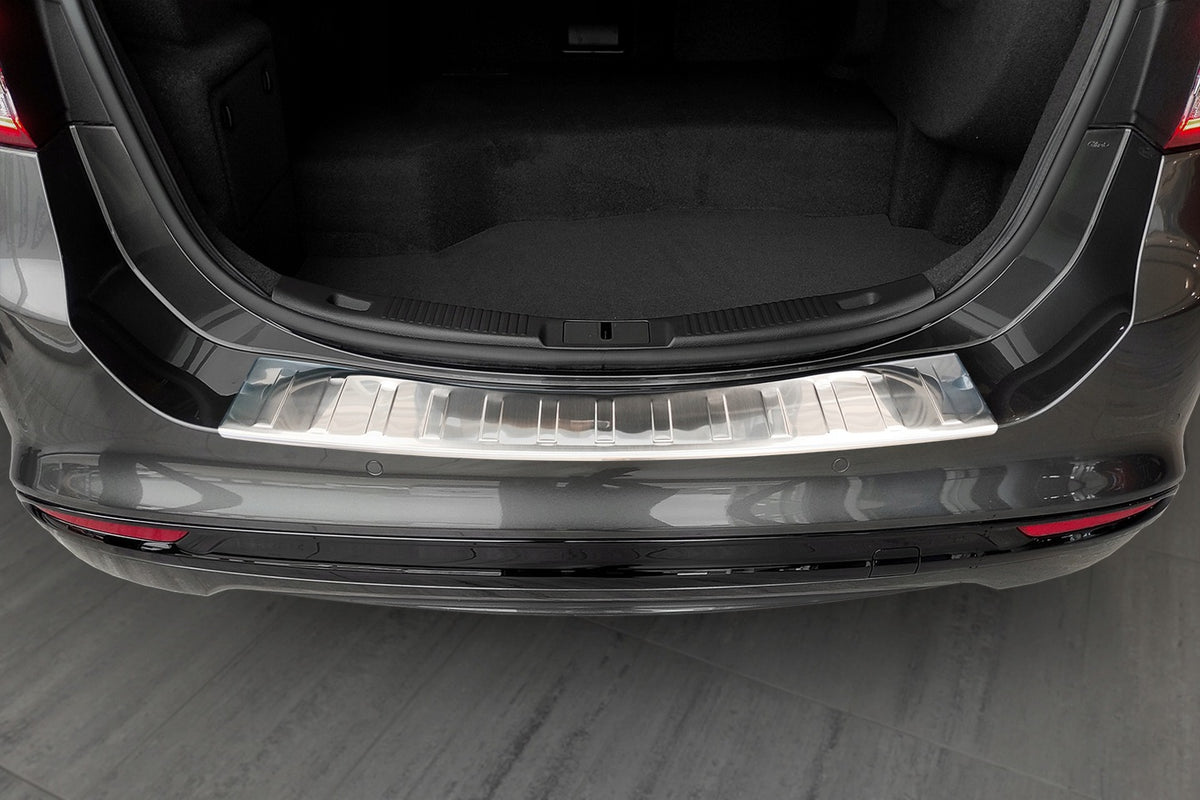Avisa bakfangerbeskytter til Ford Mondeo V – enkel 3M-montering