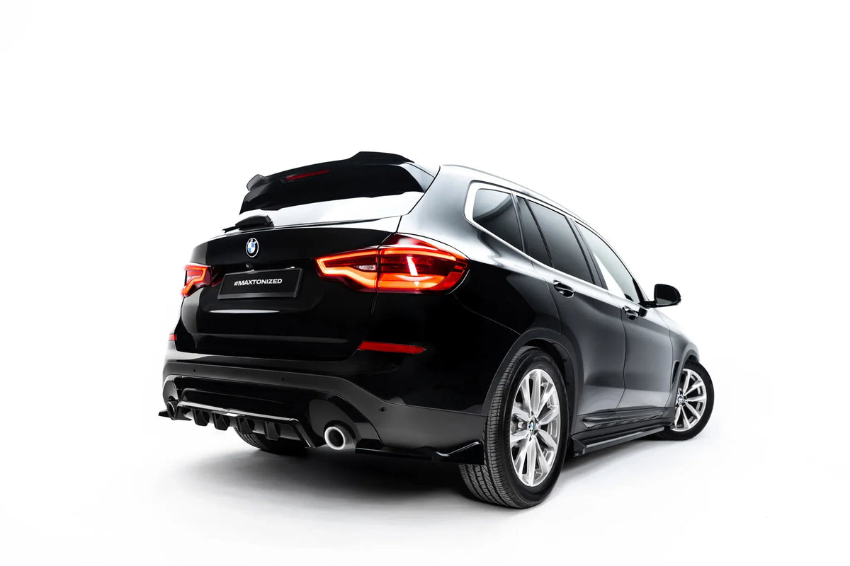 Nærbilde av Maxton Design sidesplittere bak på BMW X3 G01