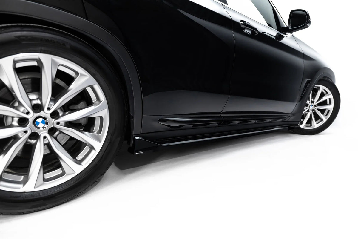 BMW X3 G01 med Maxton Design sideskjørt diffusers i blank sort