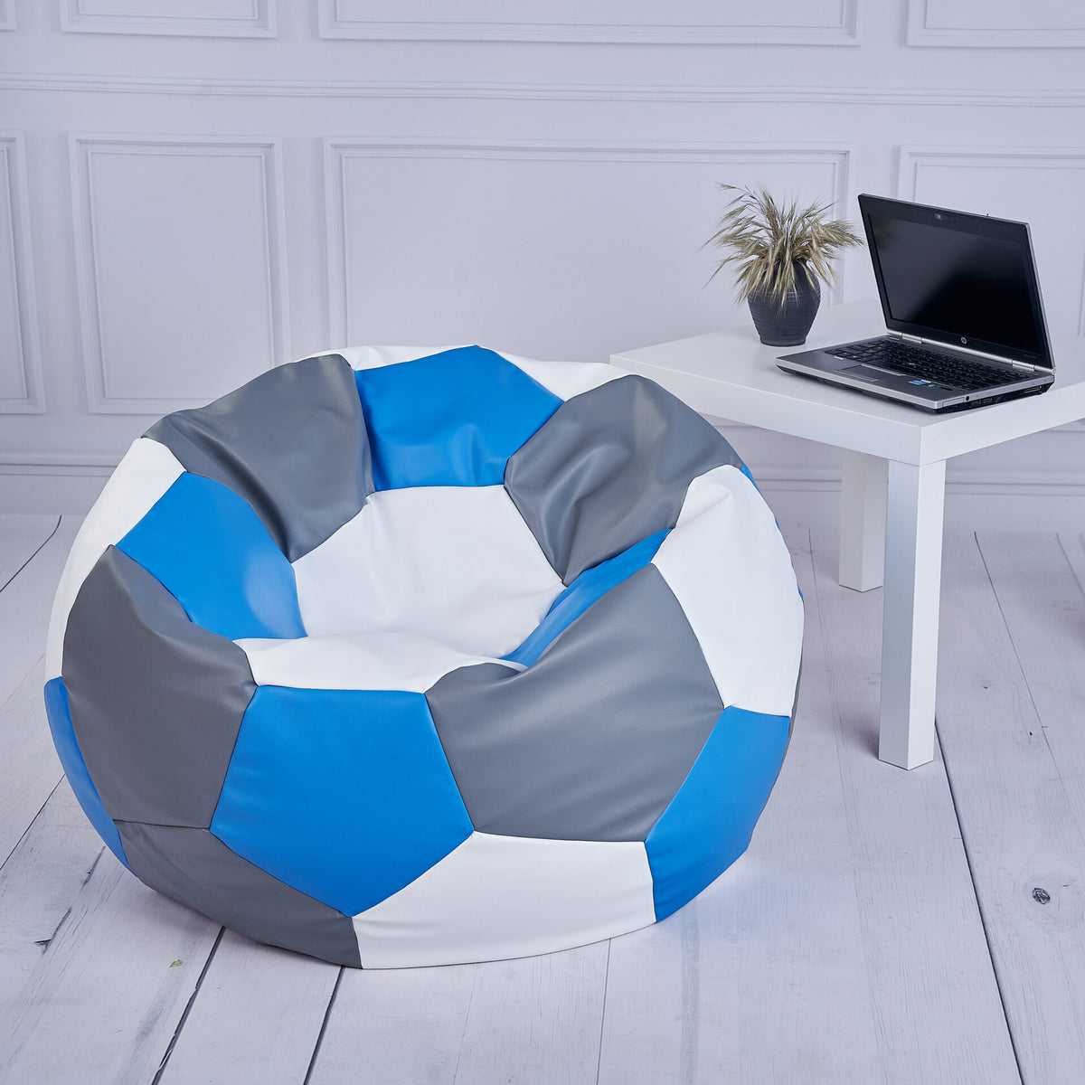Fotballpuff sakkosekk barn hvit og bla eko-laer – Cronen sidevisning
