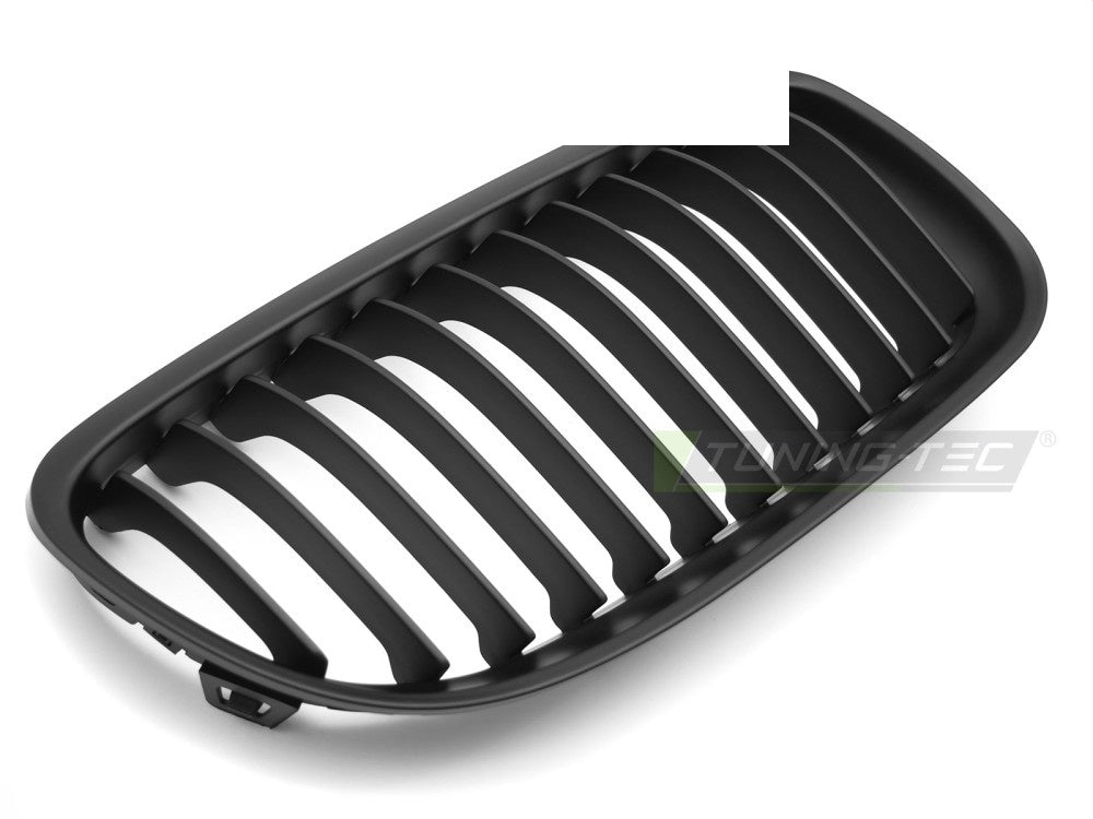BMW E90 E91 LCI matt svart grill nærbilde forfra