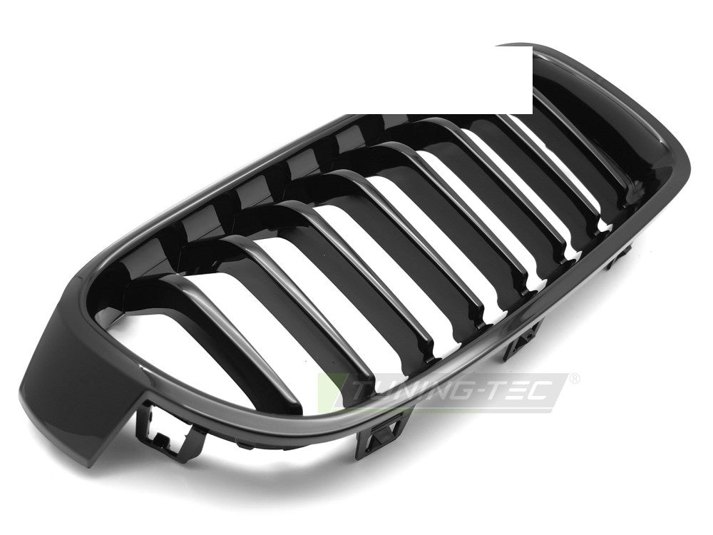 Tuning-Tec grill glossy black montert på BMW 3 Serie F30 11-18