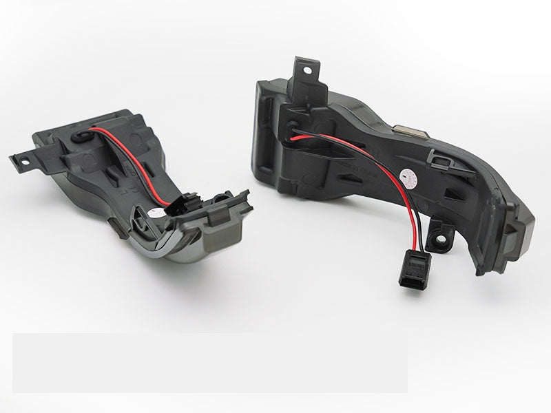 Smoke LED-blinklys i sidespeil montert på Subaru Outback 14-