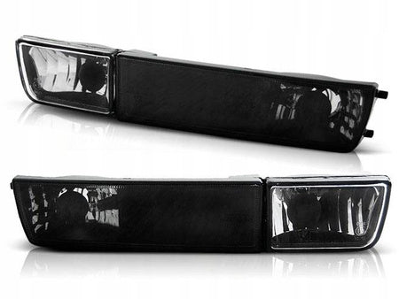 Frontblinklys Black with Fog Lights til VW Golf 3 91-97 sett rett bakfra på hvit bakgrunn.