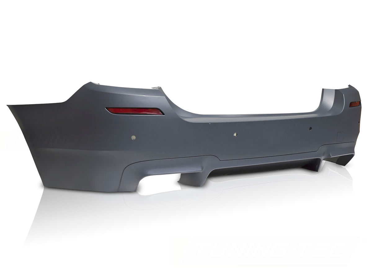 Sport-bakfanger BMW 5-Serie F10 2010–2016 med PDC-utsparinger sett bakfra