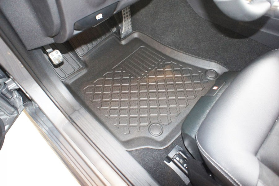 Gulvmatter Mercedes E (W212/S212) (2009-2016) – gummi/TPE - sett forfra