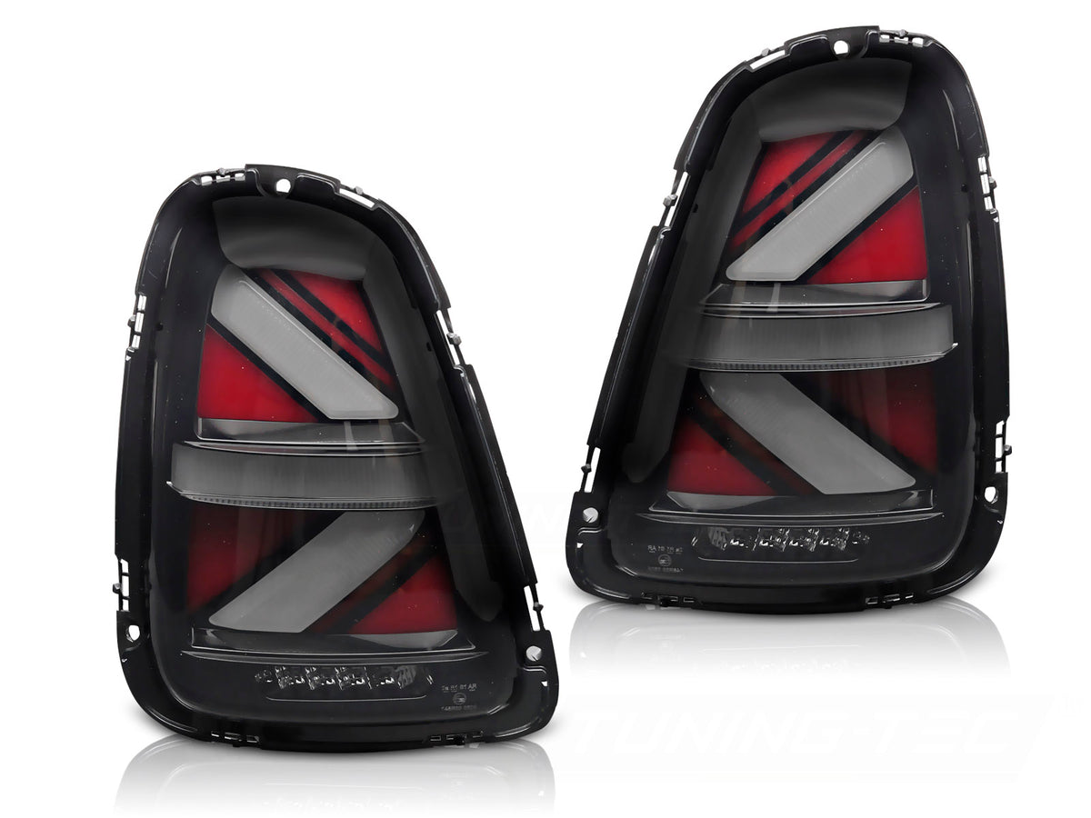 Baklykter LED Smoke til Mini Cooper R57 Cabrio 09-14 sett rett bakfra på hvit bakgrunn.