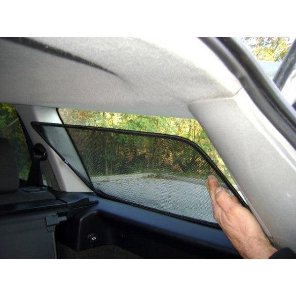 Solskjerm Ford Mondeo Stasjonsvogn III (2000-2007) (4 stk) - nærbilde