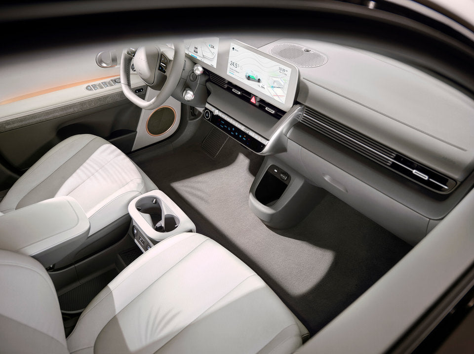 TPE gummimatte montert på førersiden i Hyundai Ioniq 5