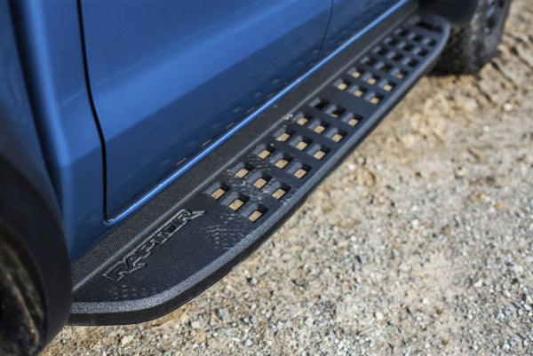 Stigtrinn fra Ventshield til Ford Ranger Raptor 2018-2022 i aluminium og ABS med monteringssett