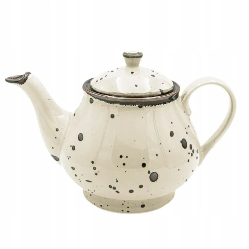 Alumina Bogucice Cottage Cream tekanne på 1,1 liter, sett fra siden med lokk, hank, tut og svarte prikker.