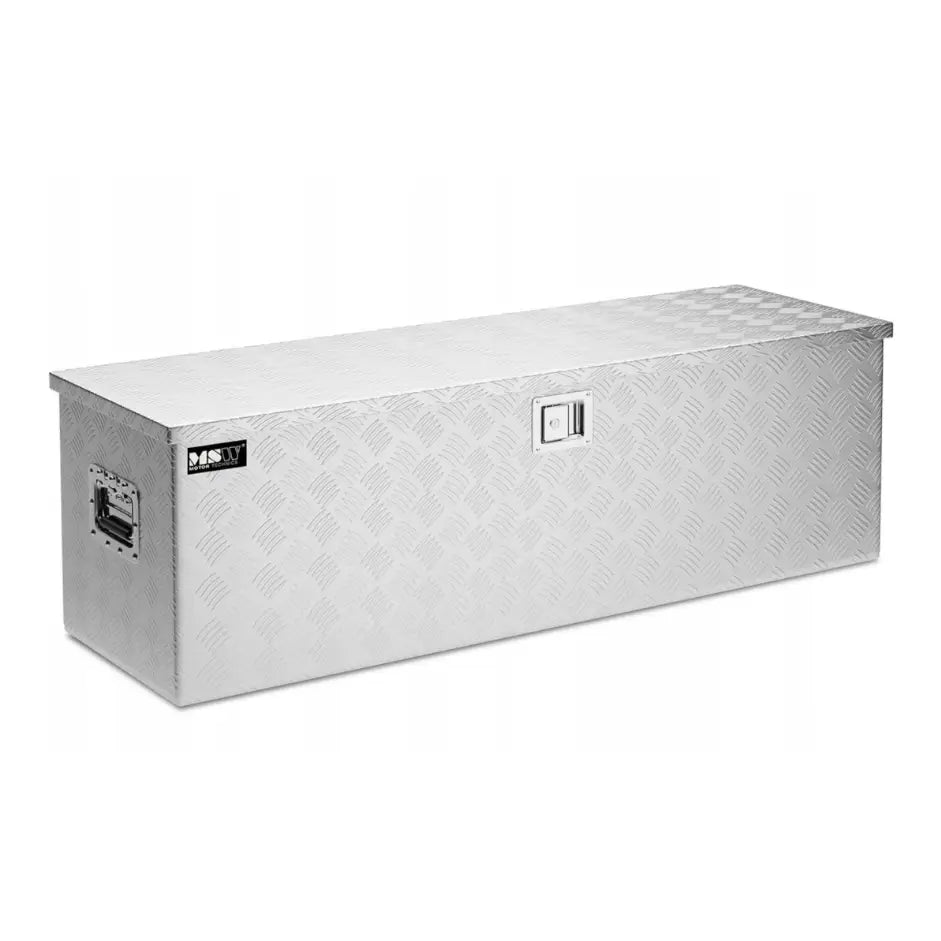 Aluminiumsverktøykasse med lås, skråvisning som fremhever diamantmønster, håndtak og lås.