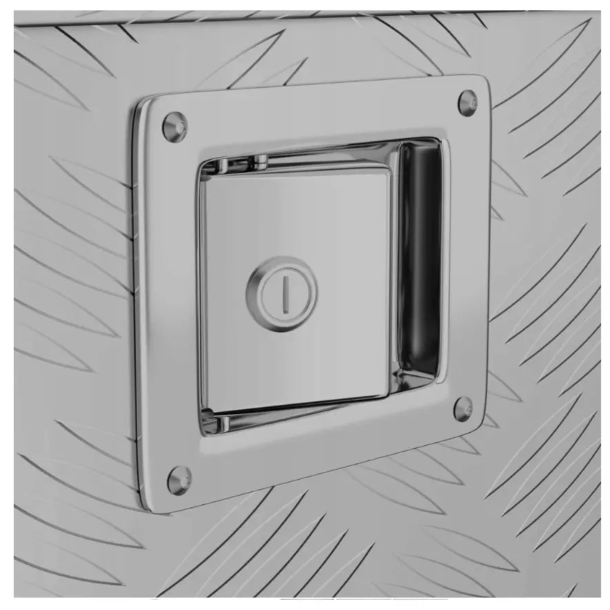 Aluminiumsverktøykasse, nærbilde av solid metall-lås med nøkkelhull på sølvfarget mønstret overflate.