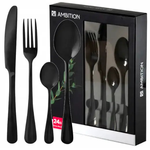 Ambition Enna Black bestikksett, fire svarte deler i matt metall foran eske med vindu som viser innholdet.