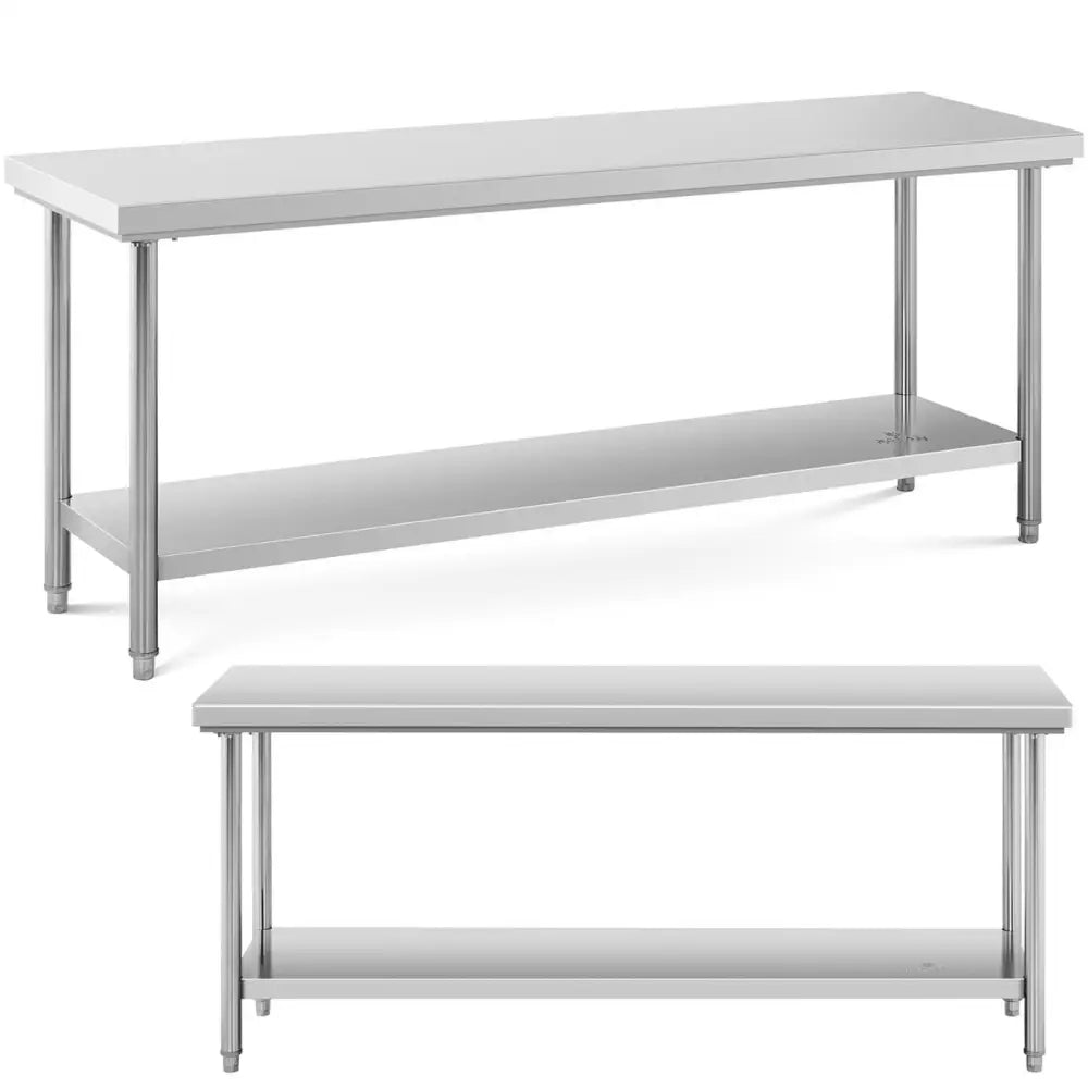 Arbeidsbenk i rustfritt stål, skrå frontvisning med underliggende hylle og runde ben mot hvit bakgrunn.