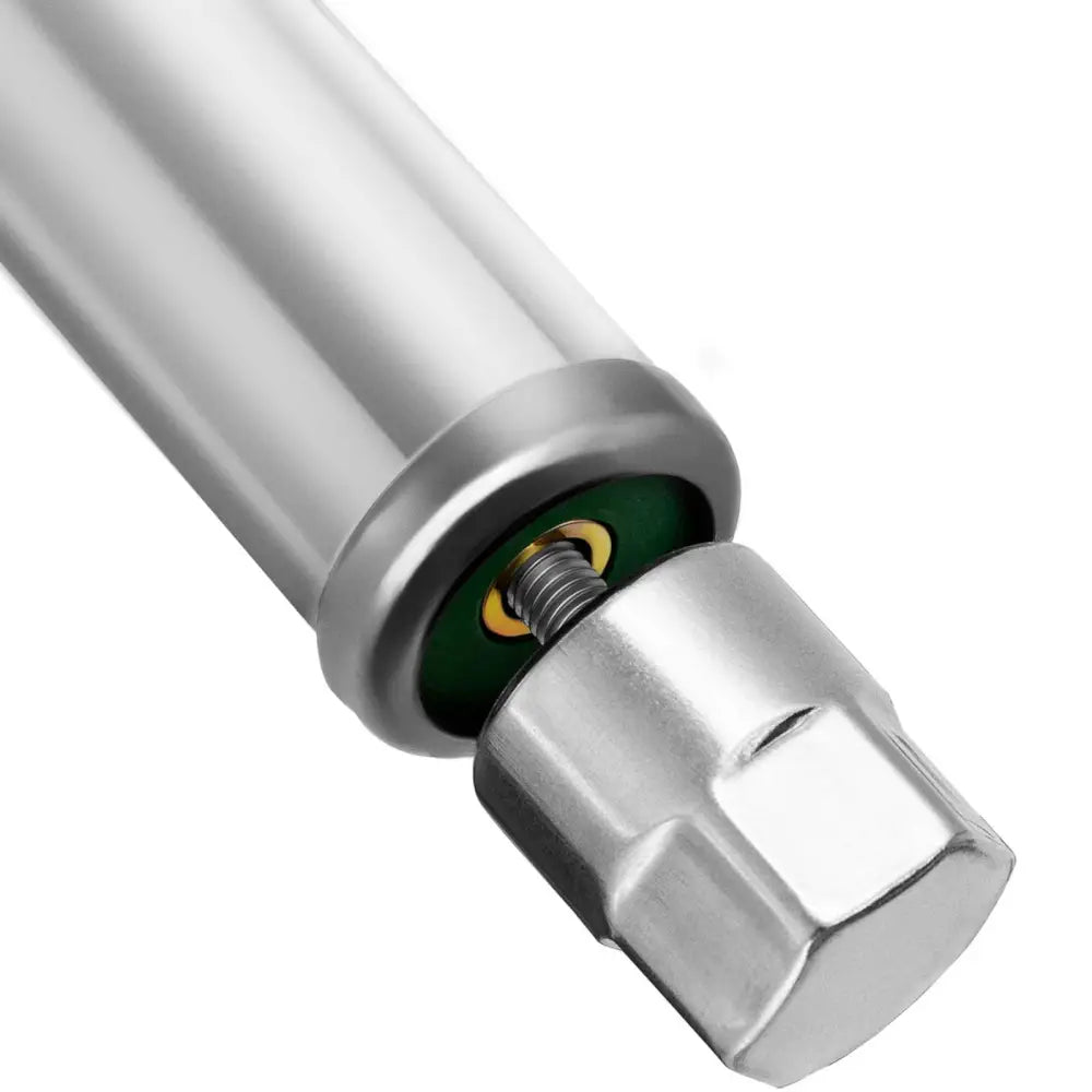 Arbeidsbenk i rustfritt stål, detaljvisning av endestykke med gjenget skrue og sekskantfeste.