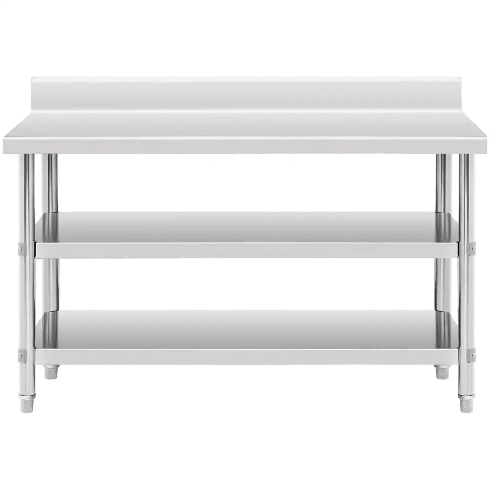 Arbeidsbenk i rustfritt stål med veggmontering, to åpne hyller og opphøyd bakkant, frontvisning.