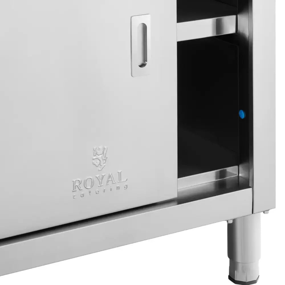 Arbeidsbord i rustfritt stål med sentral skuff, nærbilde av skyvedør, innfelt håndtak og synlig hylle.