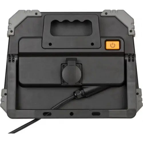 Arbeidslys LED DINORA, bakside med bærehåndtak, gul bryter og tilkoblet strømkabel synlig.