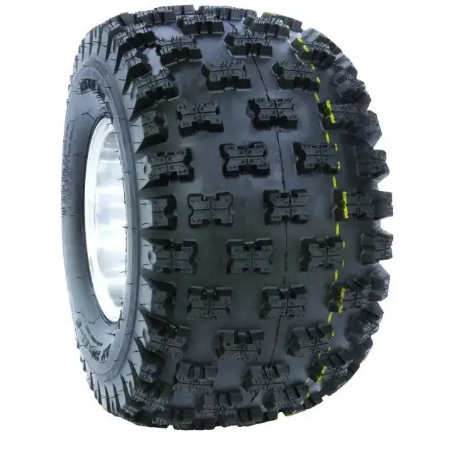 Atv Dekk 18x10-8 Duro DI2011 Berm Raider, skråvisning med grove knaster og gule markeringer på slitebanen.