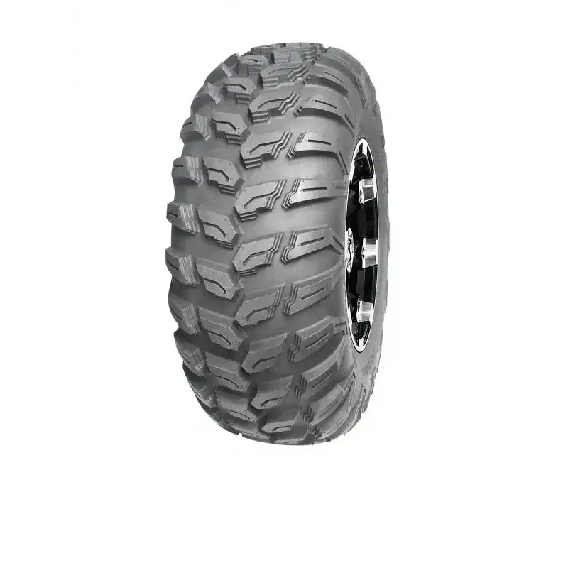Atv Dekk 25x8-12 Journey P3035, skråvisning som fremhever grove, dype mønster mot ren hvit bakgrunn.