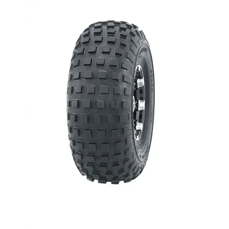 Atv Dekk 145/70-6 Journey P333, skrå forfra med firkantede knaster og markert mønster for optimalt grep på løst underlag.